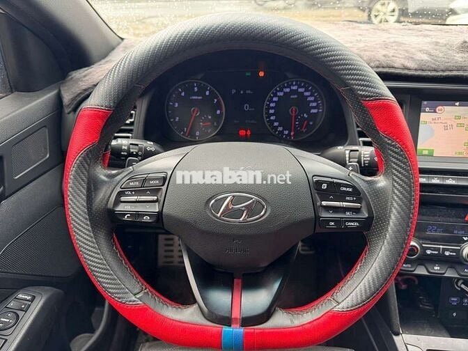 Hyundai Elantra 2019 1.6 Turbo, màu trắng,8v7 km