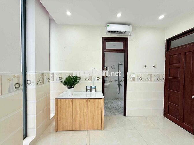 TRỐNG PHÒNG ĐẦY ĐỦ NỘI THẤT NGAY NGUYỄN VĂN QUÁ