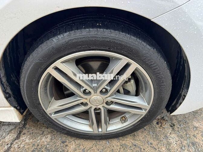 Hyundai Elantra 2019 1.6 Turbo, màu trắng,8v7 km