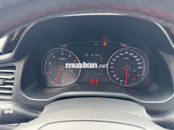 Hyundai Elantra 2019 1.6 Turbo, màu trắng,8v7 km