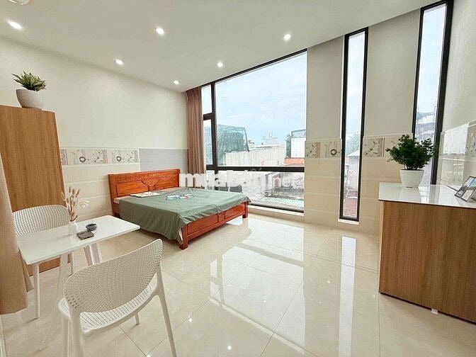 TRỐNG PHÒNG ĐẦY ĐỦ NỘI THẤT NGAY NGUYỄN VĂN QUÁ