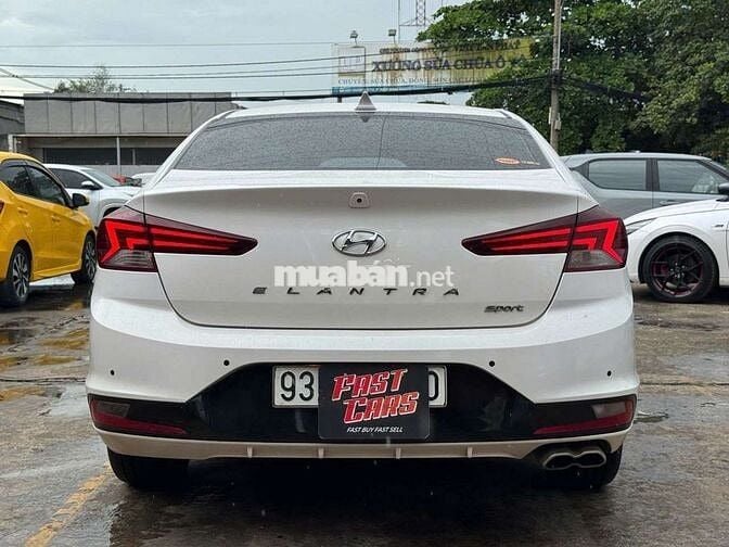 Hyundai Elantra 2019 1.6 Turbo, màu trắng,8v7 km
