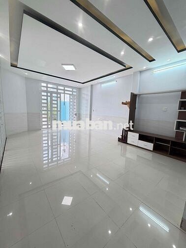 Nhà góc 2 mặt tiền full nội thất KDC Long Thịnh