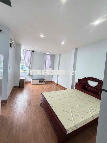 Nhà góc 2 mặt tiền full nội thất KDC Long Thịnh