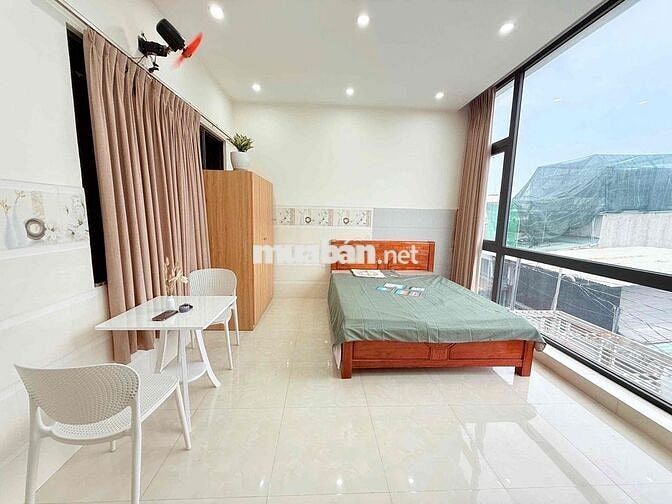 TRỐNG PHÒNG ĐẦY ĐỦ NỘI THẤT NGAY NGUYỄN VĂN QUÁ