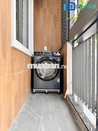 Cho thuê căn hộ Studio ban công full nội thất Lê Thánh Tôn Quận 1 