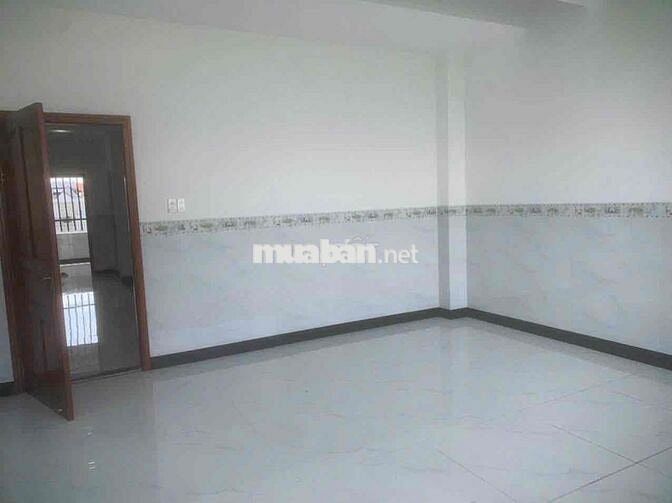 Nhà 3 phòng rộng đường Huỳnh Phan Hộ