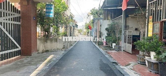 Bán nhà 3 tầng ngõ thông ô tô, DT 30m²giá 3,4 tỷ - Thôn Đìa Nam Hồng