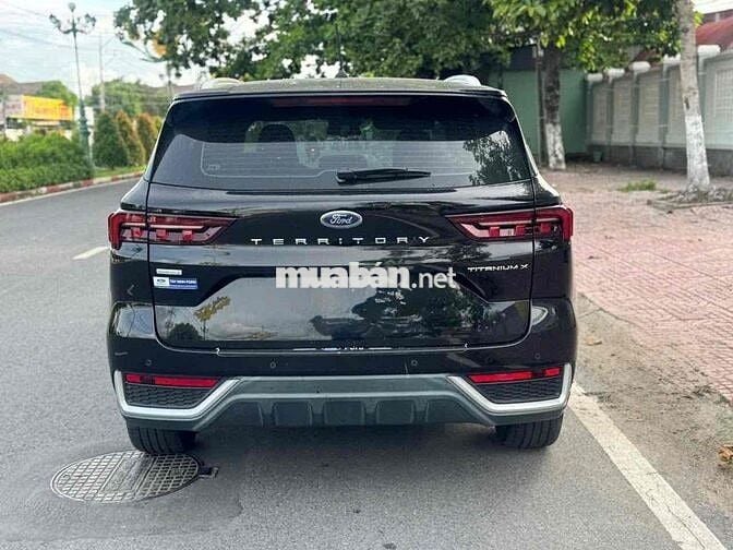Ford Territory Titanium X 2023 xe đi lướt
