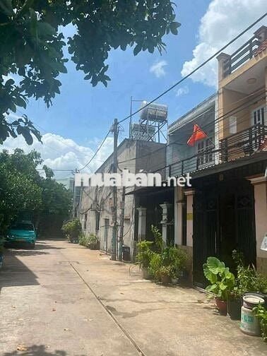nhà 5×20 điện 3 pha.gần chợ lk56