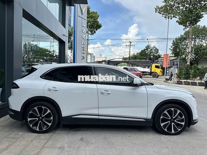 Vinfast VF8 Plus 2023 Trắng CHÍNH HÃNG