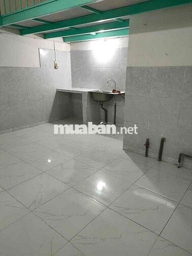 PHÒNG TRỌ BÌNH DÂN CẠNH ĐƯỜNG RAY XE LỬA F13 BÌNH THẠNH