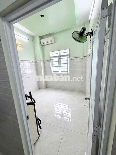 Nhà Mới 2Máy Lạnh 3x7m 2Lầu ST (2PN 2WC) Hẻm 2,5m. Tân Hoà Đông