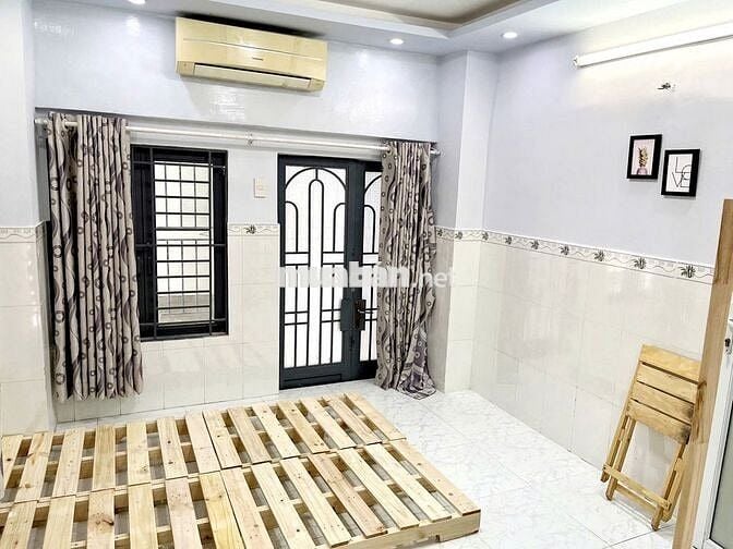 Bán nhà sạch thoáng hẻm Nguyễn Cư Trinh P. Nguyễn Cư Trinh Q1