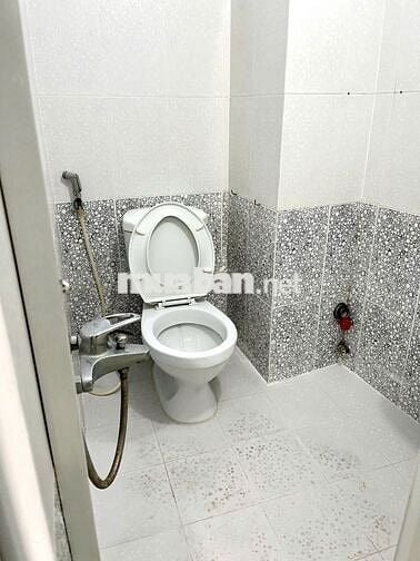 Bán nhà sạch thoáng hẻm Nguyễn Cư Trinh P. Nguyễn Cư Trinh Q1