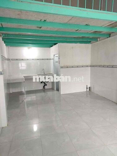 PHÒNG TRỌ BÌNH DÂN CẠNH ĐƯỜNG RAY XE LỬA F13 BÌNH THẠNH