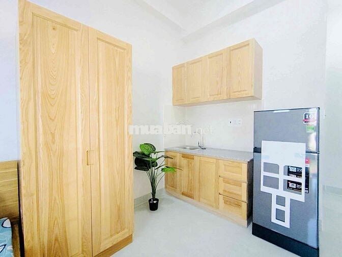 Cho thuê phòng 35m2 ban công ngay Nơ Trang Long gần chợ Bà Chiểu, Q1