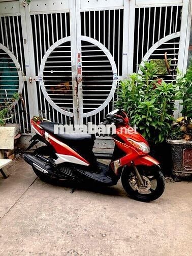 Yamaha Luvias 2011 Đỏ. cà vẹt đ đủ. Máy siu êm du