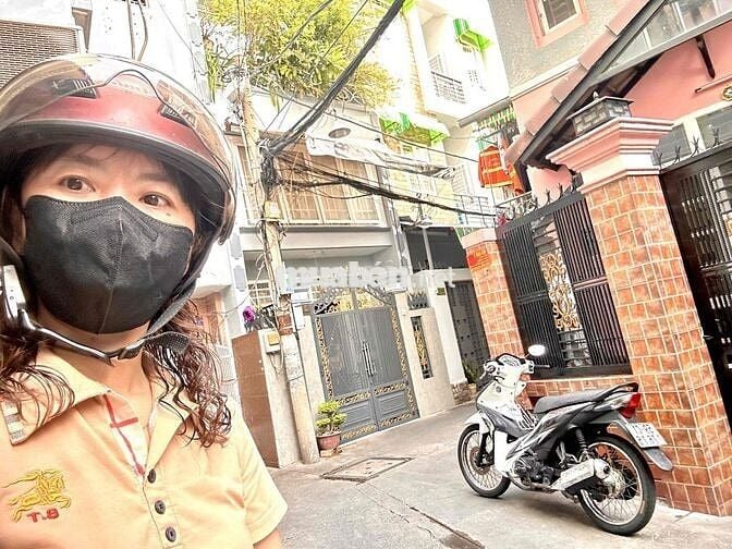 Bán nhà 4 tầng chỉ 2.67T, cách 15m ra Mt xe hơi Đ.Tôn đản kếVĩnh khánh