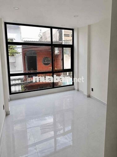 🏡 Nhà Quận 1 - gần cầu Nguyễn Văn Cừ - hẻm thẳng - đất vuông - 3 tầng