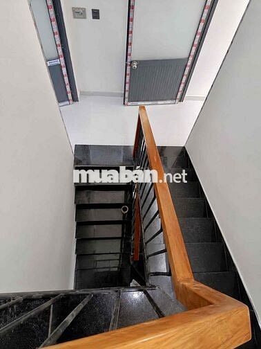 🏡 Nhà Quận 1 - gần cầu Nguyễn Văn Cừ - hẻm thẳng - đất vuông - 3 tầng