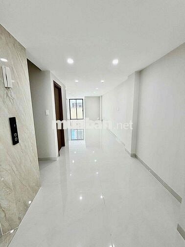 Cho thuê mặt bằng tầng trệt mặt tiền đường Thích Quảng Đức, Hà Quang 1