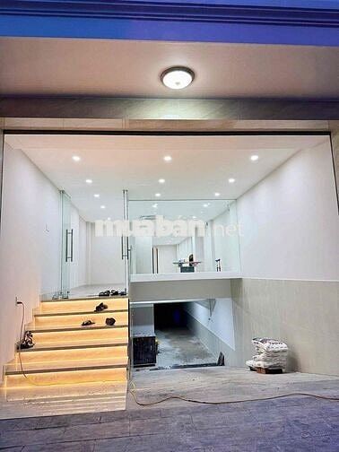Cho thuê mặt bằng tầng trệt mặt tiền đường Thích Quảng Đức, Hà Quang 1