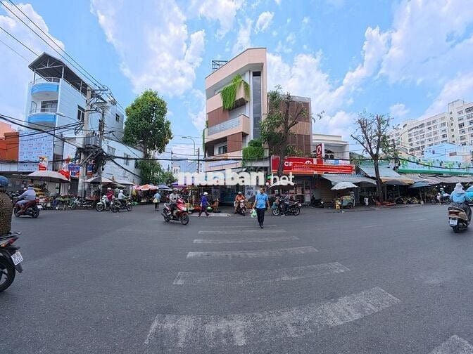 Cho thuê mặt bằng tầng trệt hai mặt tiền 