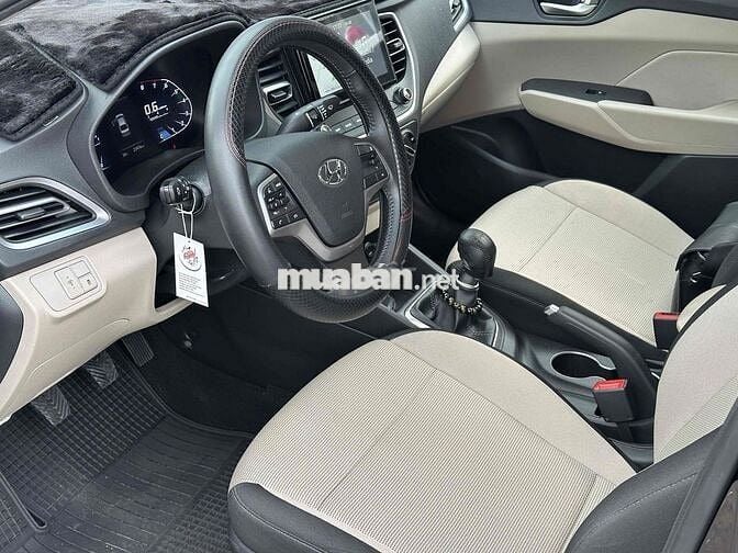 Hyundai Accent đen MT Full 2023 23.000km zin mới