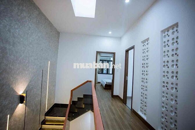 chính chủ cần bán nhà đẹp 3 tầng mới, full nội thất tại Hoà Xuân