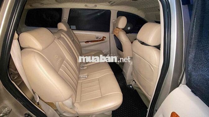 Toyota Innova 7 chỗ 207