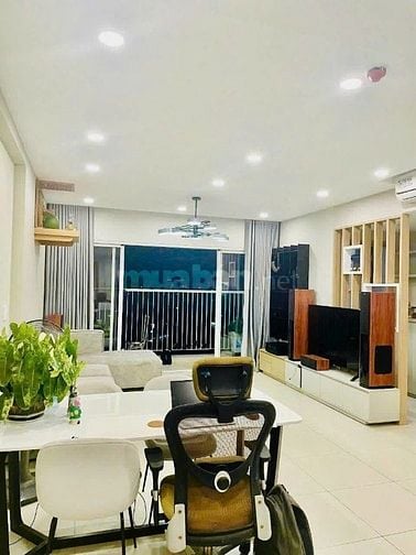 The Botanica- căn 2p ngủ, ban công,nội thất, rộng 78m2 giá 17tr/th
