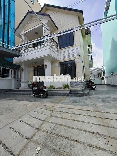 Cho thuê nguyên căn Biệt thự làm VP công ty MT đường Phạm Văn Đồng