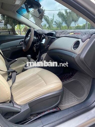 Chevrolet Cruze 2015 Bạc 140000 km