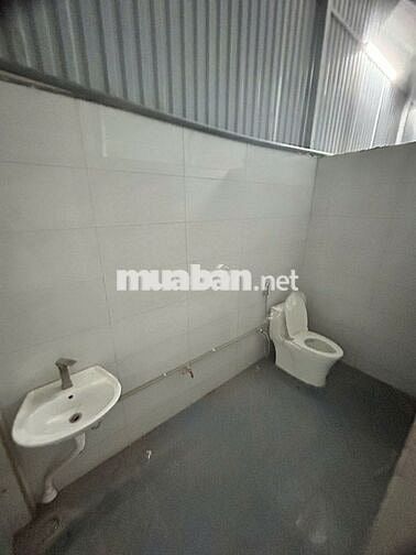 Cho Thuê kho 100m2 tại cổng trường cấp 2 Vĩnh Quỳnh có điện 3 pha