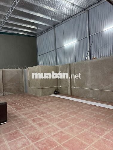 Cho Thuê kho 100m2 tại cổng trường cấp 2 Vĩnh Quỳnh có điện 3 pha