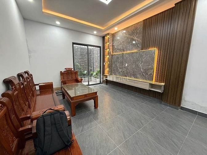 Hạ giá bán nhanh nhà mặt tiền đang cho thuê 25tr/tháng. Giao nhà ngay