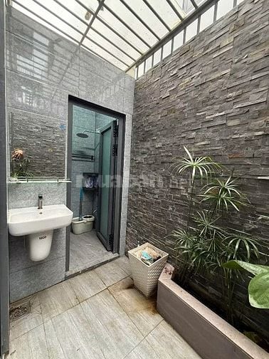 Hạ giá bán nhanh nhà mặt tiền đang cho thuê 25tr/tháng. Giao nhà ngay