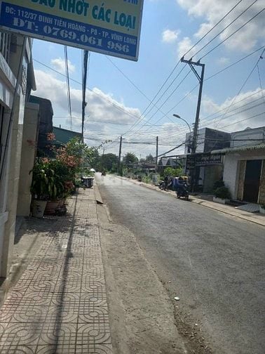 CHO THUÊ NHÀ, KINH DOANH, CÓ SÂN ĐẬU XE HƠI, ĐƯỜNG RỘNG, CÓ VƯỜN