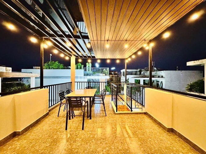 Bán nhà 5 tầng HXH thang máy Thích Quảng Đức, P5. Sân bay, ngã tư PN.