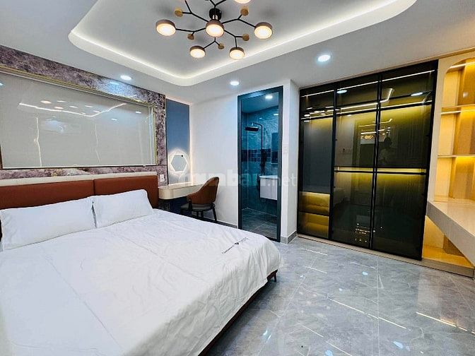 Bán nhà 5 tầng HXH thang máy Thích Quảng Đức, P5. Sân bay, ngã tư PN.