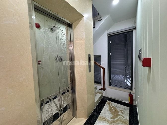 C.thuê Hầm,4L,ST,t.máy(DTSD:400m2)full NTCC-Đ/C:666/64/12 Ba Tháng Hai