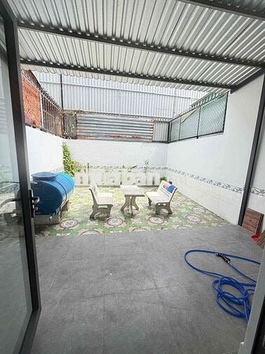 Nhà trệt 2lầu 5x25m 04phòng sẵn 02máy lanh KDC 586 phù hợp VPCTY