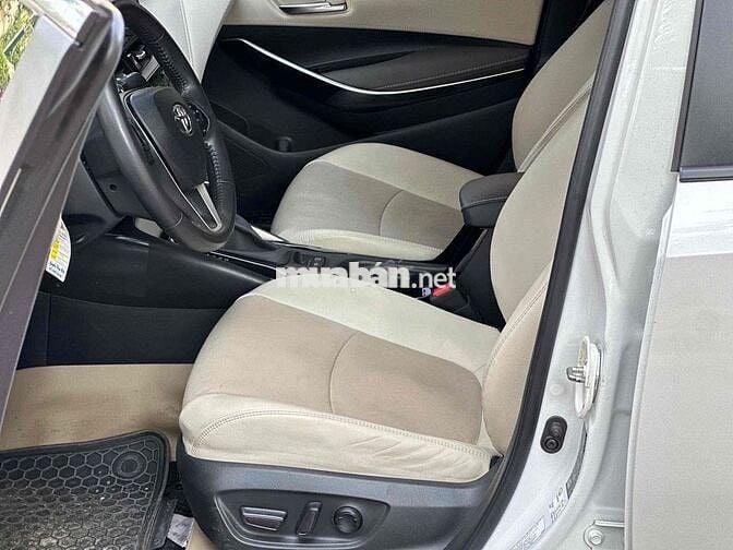 Toyota Altis 1.8V 2023 Trắng Tự động