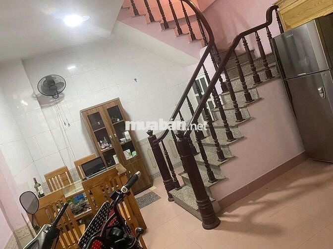 CHO THUÊ PHÒNG TẦNG 3 TRONG NHÀ RIÊNG 4 TẦNG – GIÁ 2TR