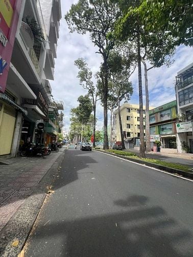 Cho thuê Building 19 Trần Bình Trọng Phường 1 Quận 5.