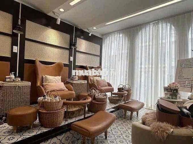 Diện tích hiếm ở lòng Q10 không gian thoáng hỗ trợ giá tốt trong thang