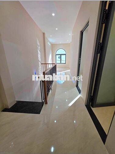 NHÀ MỚI XÂY RẤT ĐẸP DƯỚI 2 TỶ CÁI RĂNG LỘ 4M - SỔ HỒNG TẶNG NỘI THẤT