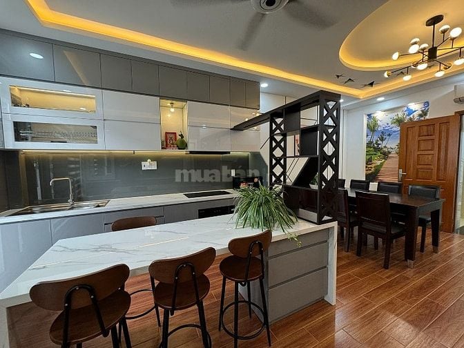C.thuê Hầm,4L,ST,t.máy(DTSD:400m2)full NTCC-Đ/C:666/64/12 Ba Tháng Hai