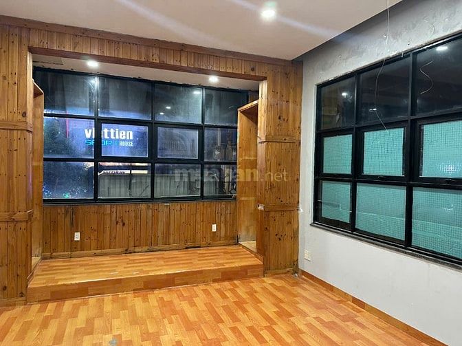 Cho thuê nhà căn góc, gần chợ 1014 Cách Mạng Tháng Tám q Tân Bình 